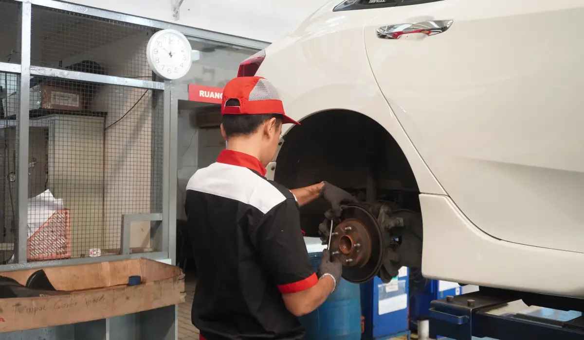 Kapan Harus Service Rem Mobil? Ini Keuntungan Service Rem di Bengkel Resmi Honda Bintang Karanganyar!